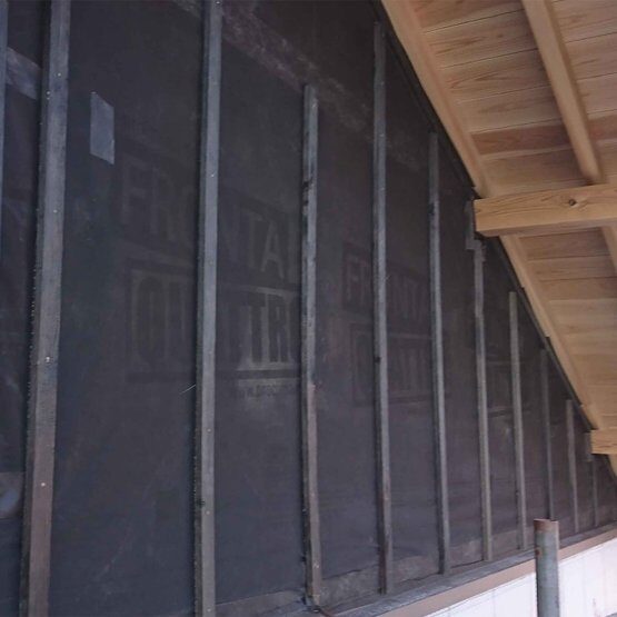 Solitex Fronta Quattro FB - Ugunsdroša sienu apšuvuma membrāna apšuvumam ar atvērtām šuvēm, spraugas platums līdz 35 mm